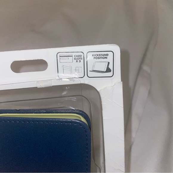 Disney Park DTech XS Folio iPhone Case Lady & the Tramp Tony's Restaurant - Picture 5 of 7